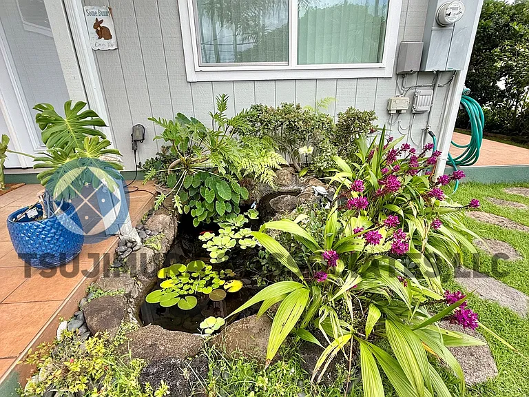 2323 E Manoa Rd — Photo 15