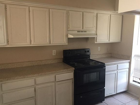 4th image of 12668 Windsor Village Dr