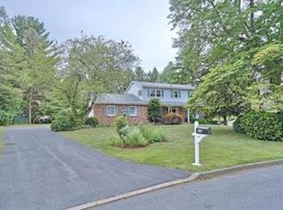 778 Redfern Ln, Bethlehem, PA 18017