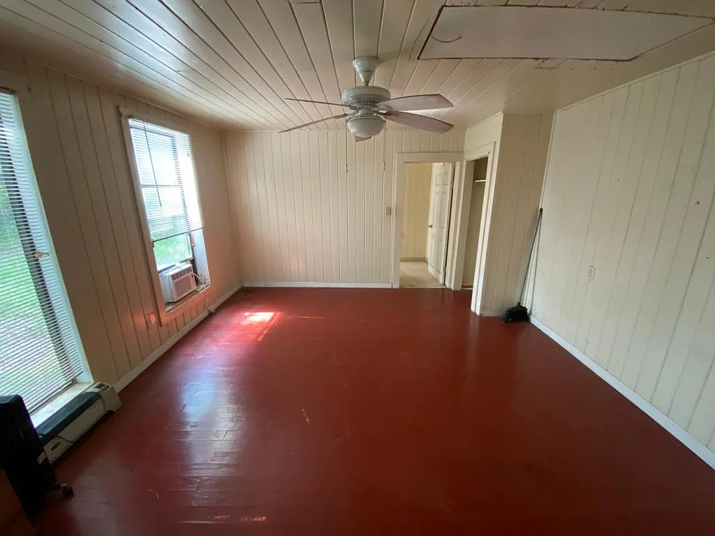 20805 Chestnut Street — Photo 4