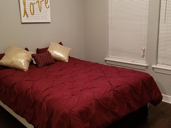5th image of 134 Luciana St