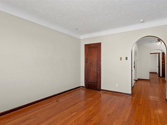 4th image of 3914 Chippewa St