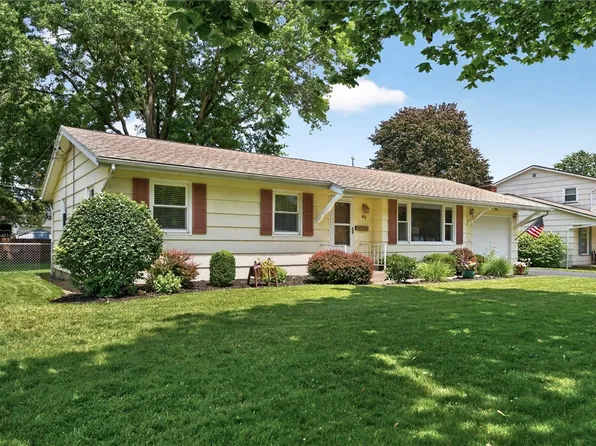 46 Mountain Ash Dr, Rochester, NY 14615