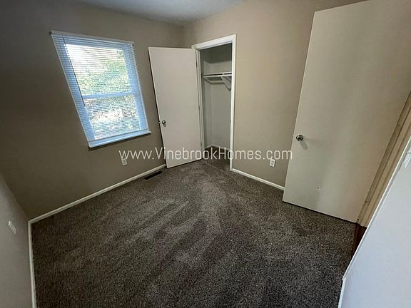 4th image of 10411 Manchester Ave