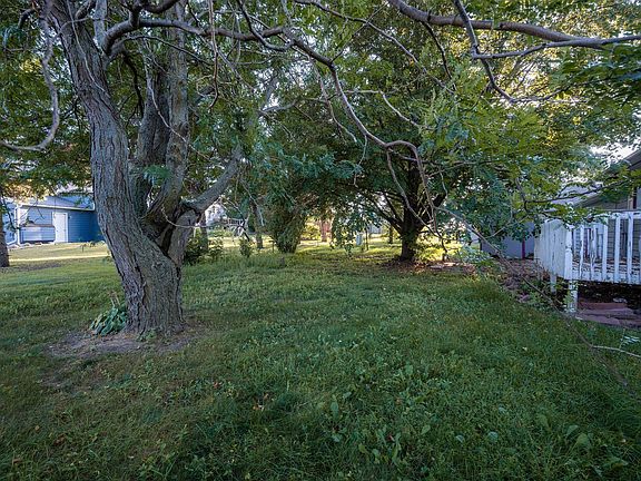 3rd image of 565 River Bluff Dr