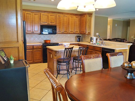 4th image of 5011 NE Haddington Pl