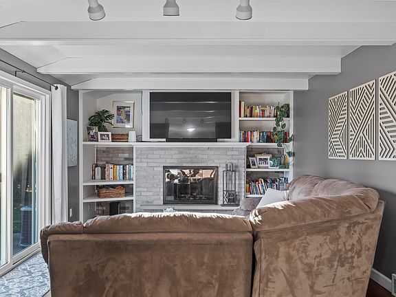 4th image of 5117 Curry Ct