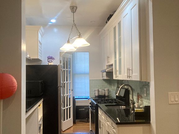 4th image of 3112 42nd St APT 1
