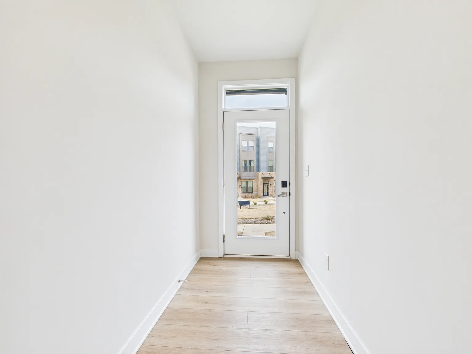 3 bed, 3.5 bath, 1632 sqft, $2,085 — Photo 3