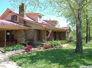 870 8th St NE, Arab, AL 35016