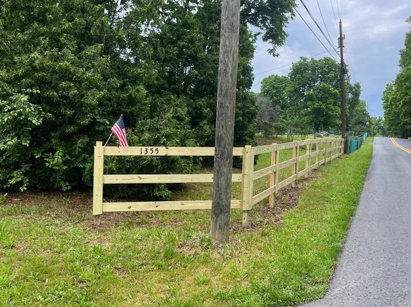 1355 Darke Ln, Kearneysville, WV 25430