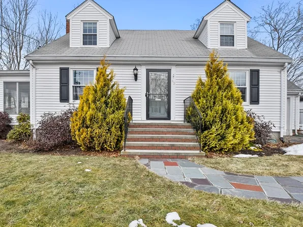 43 Roberts Dr, Weymouth, MA 02190