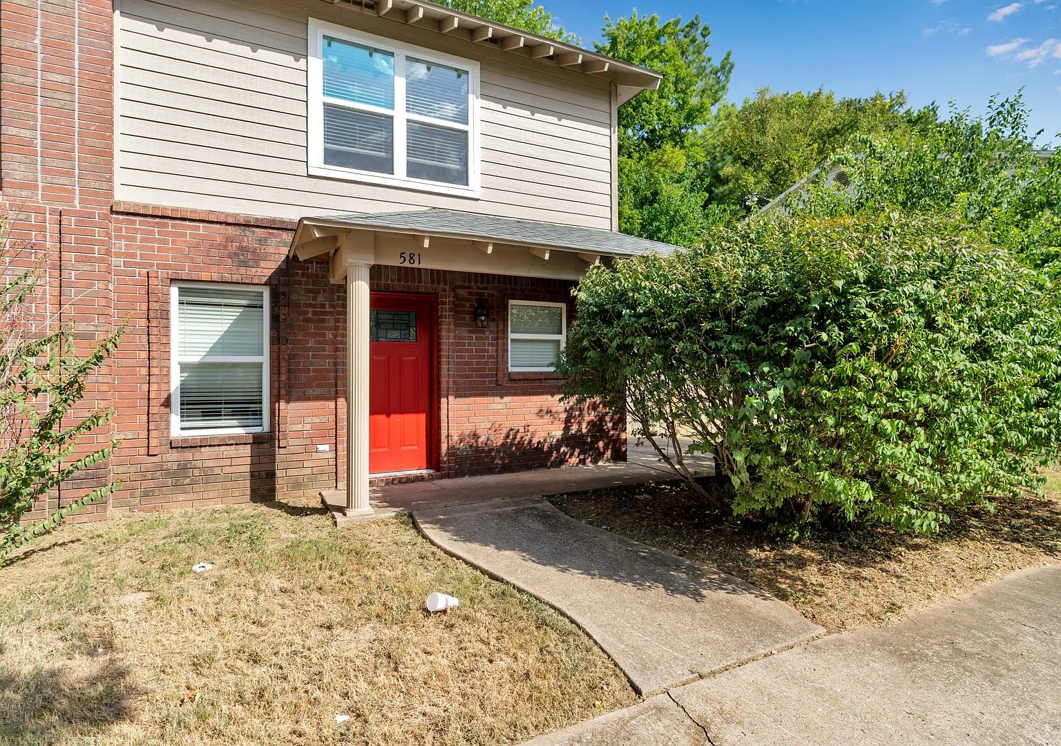3 bed 3.5 bath Townhome — Photo 2