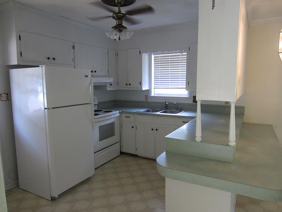 2nd image of 419 Poinciana Ave