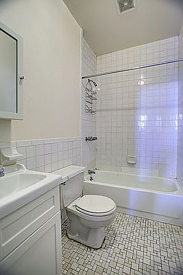 3rd image of 128 W 81st St APT 9