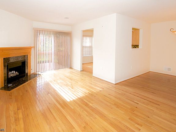 2nd image of 8 Edith Dr #2508