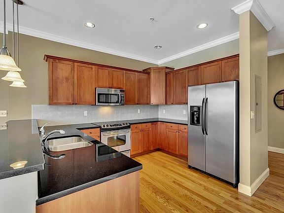 3rd image of 500 Union St #5214