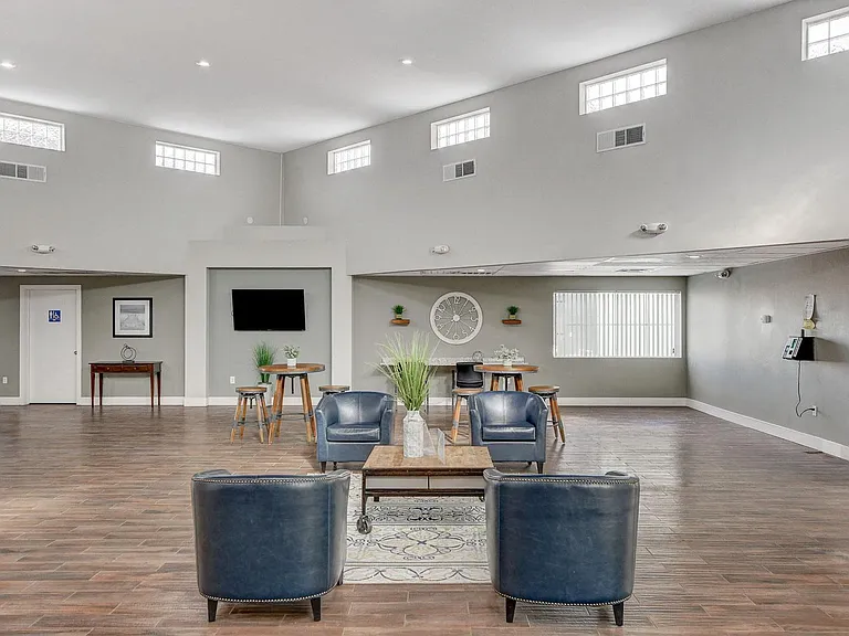 Maryland Villas Apartments — Photo 7