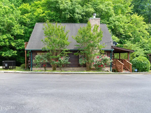1316 Wedge Tailed Ln, Sevierville, TN 37876