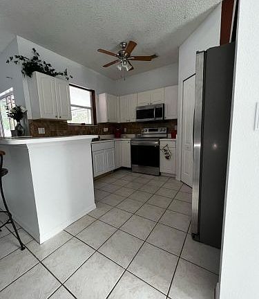 3rd image of 4 Bunker Ln