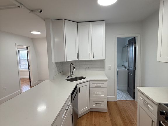 3rd image of 71 Westland Ave #2