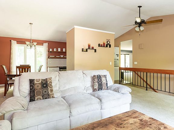 3rd image of 2808 Kensington Dr