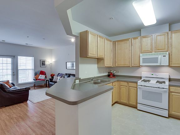 5th image of 2931 Deer Hollow Way Unit 302
