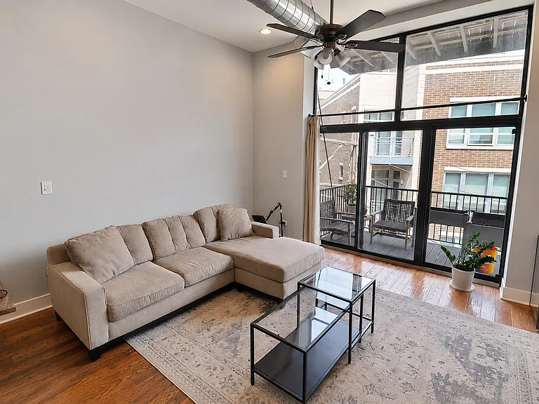 707 N Milwaukee Ave #3R — Photo 2