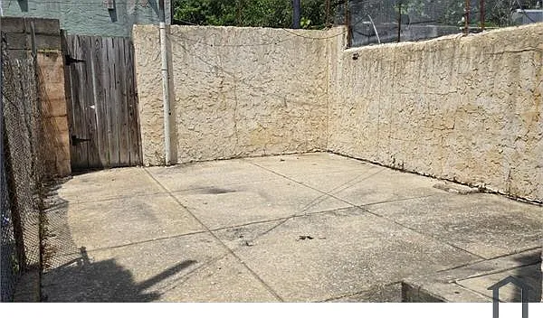304 N 64th St — Photo 9