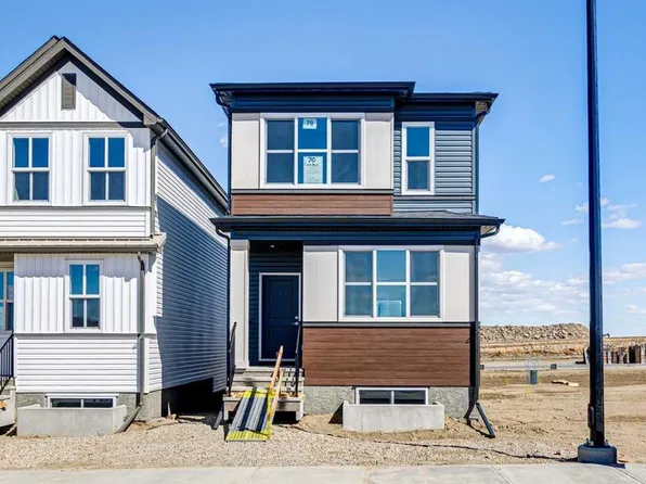 70 W Lucas Heath NW, Calgary, AB T3P 2Y2