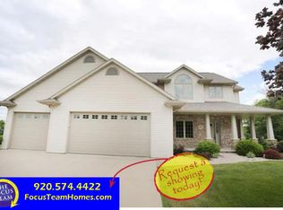 W6544 Rhinestone Ct, Greenville, WI 54942