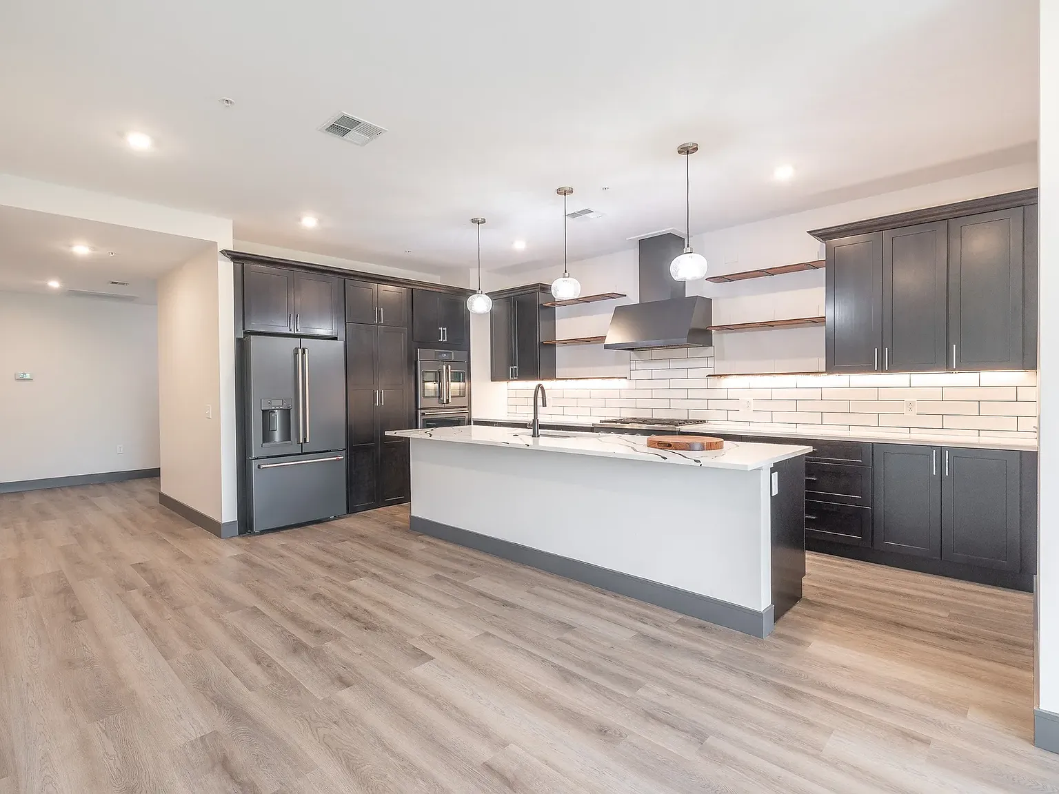 100 Quartz Knoll - 201 — Photo 2