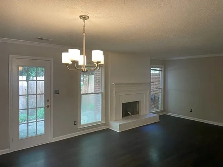 2128 Montreat Dr — Photo 3