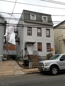 136 W Grand St, Elizabeth, NJ, 07202