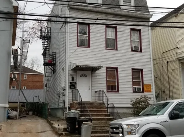 136 W Grand St, Elizabeth, NJ 07202