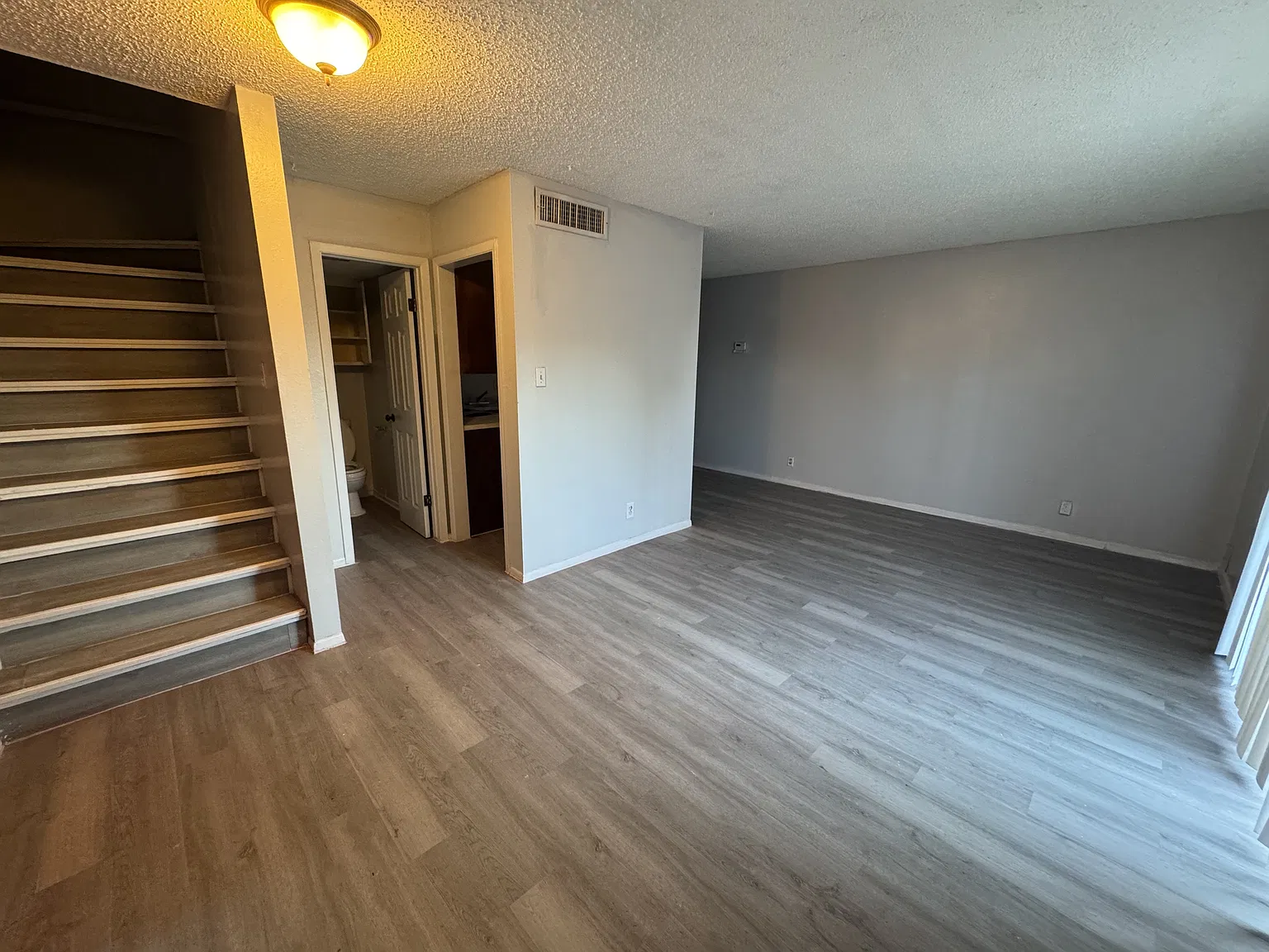 1801 Lawndale Avenue - C — Photo 2