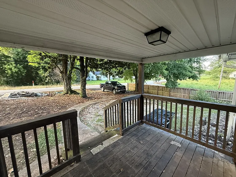 211 W Rasch Rd — Photo 9
