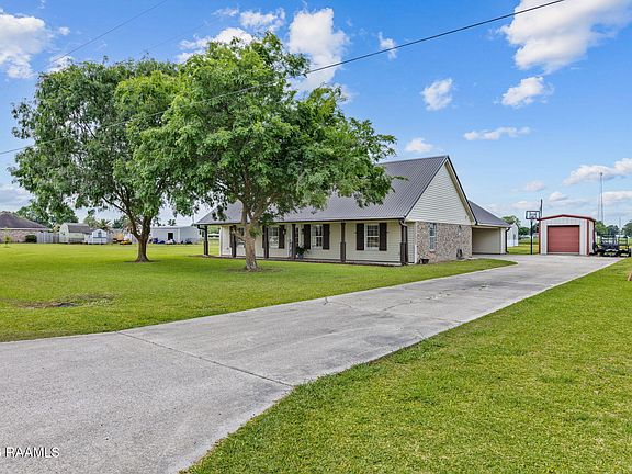 4th image of 1039 Camille Dr