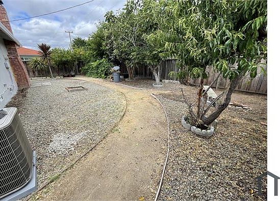 2nd image of 1721 Crater Lake Ave
