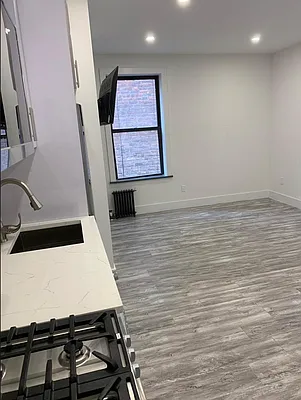 Rented by Heritage Realty LLC | media 10