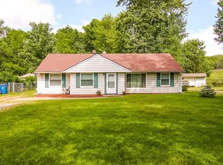 6263 Mackenzie Rd, North Olmsted, OH 44070