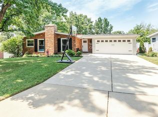 2923 Mid Course Dr, Saint Louis, MO 63125