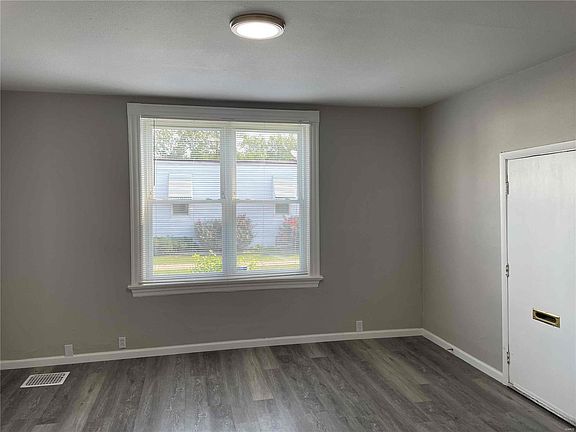 5th image of 4824 Austria Ave