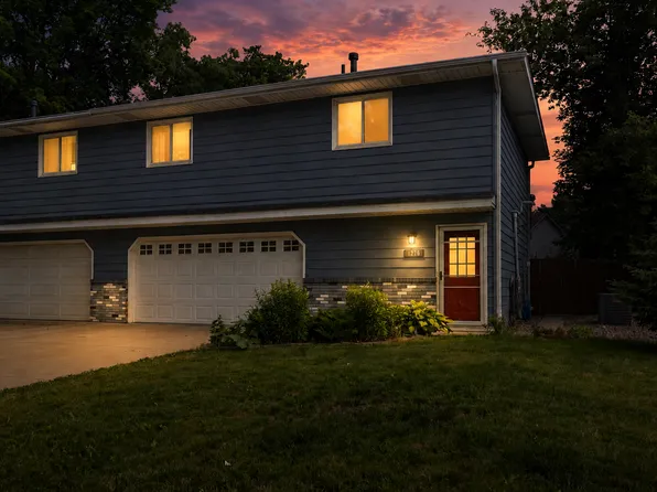 1276 County Road C E, Maplewood, MN 55109