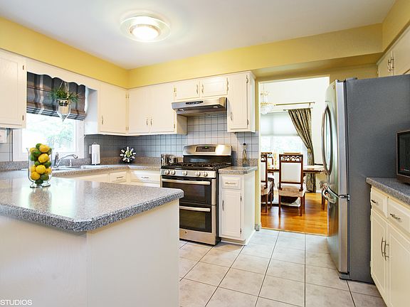 5th image of 908 Apple Dr