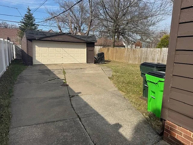 4073 Wyncote Rd — Photo 2