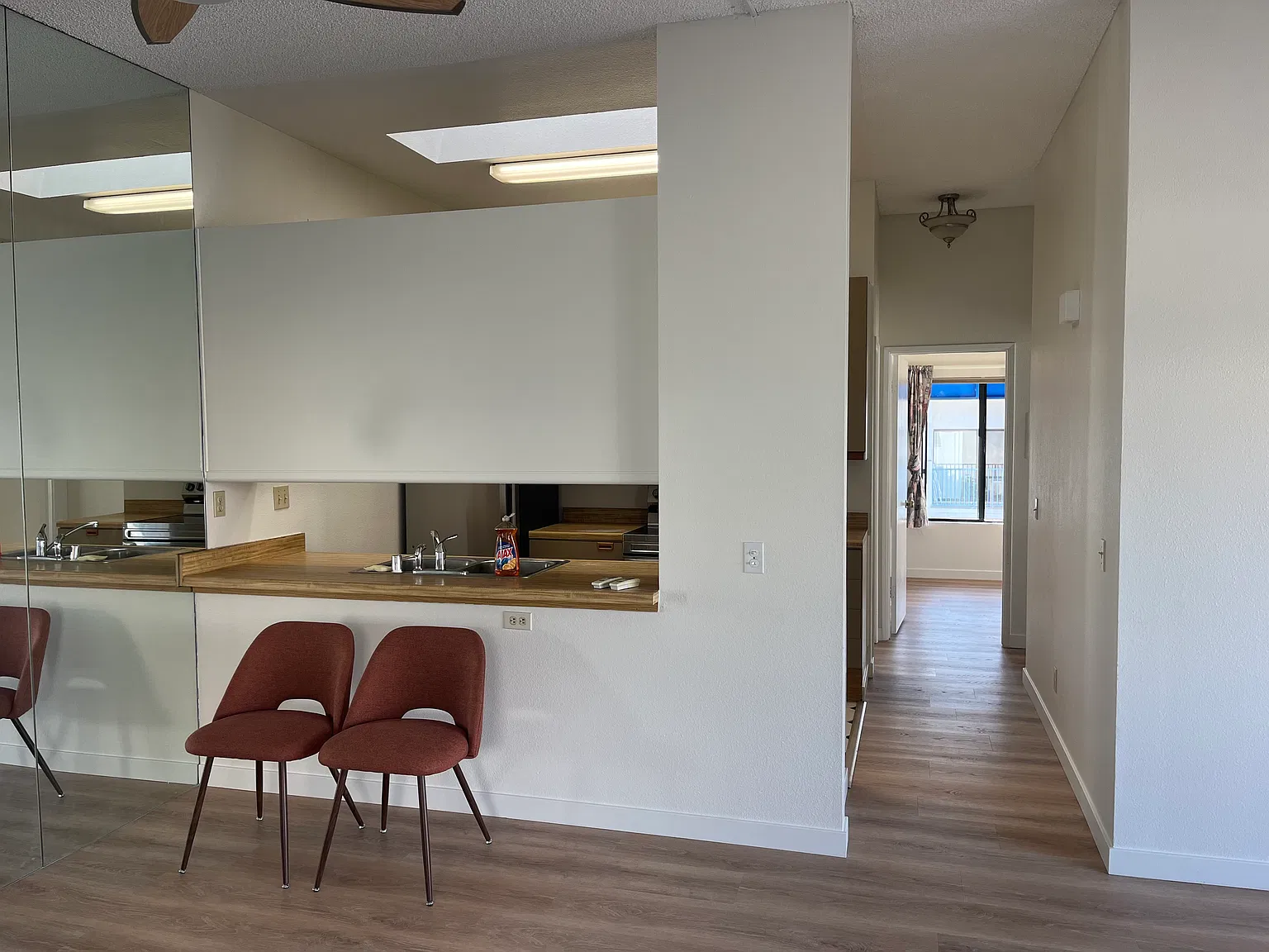 2 bed, 866 sqft, $1,850 — Photo 2