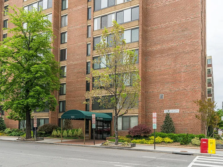 1301 20th St NW #201 — Photo 12