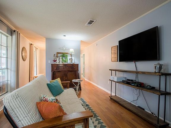 4th image of 12140 Kent Ave