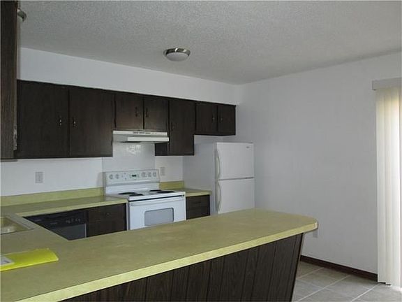 5th image of 1740 Newport Pl APT C